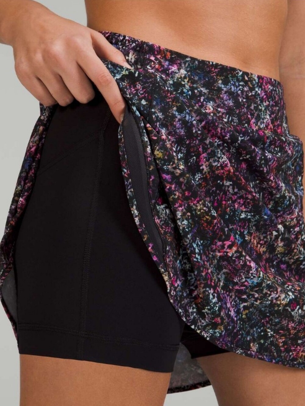 Lululemon Hotty Hot High Rise Skirt in Floral Spray Black Multi